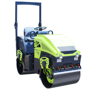 LHD-YL800Plus 800mm ride-on tandem road roller with a Kubota Z482 diesel, full machine in three-quarter view